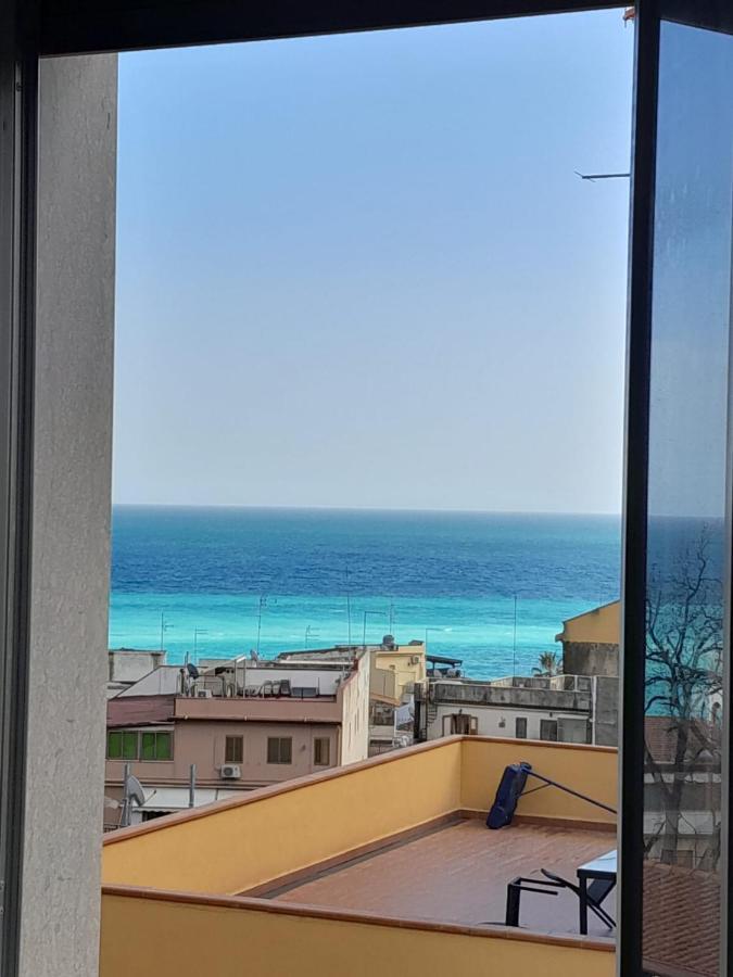 Mungi Bay, Flat With Sea View Roof Top Terrace จีอาร์ดีนี นักซอส ภายนอก รูปภาพ
